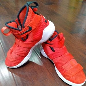 Nike LeBron Soldier 11 "University Red"